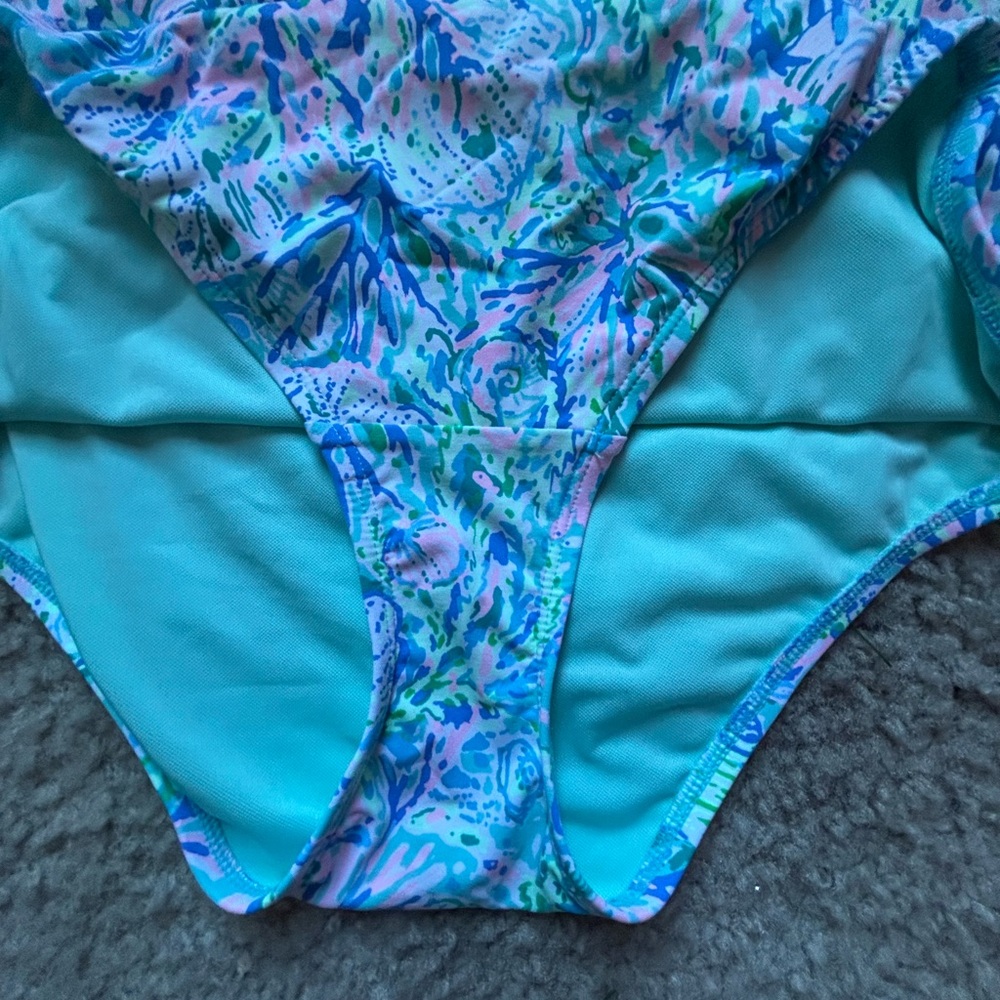EUC Lilly Pulitzer Brin Onepiece - Picture 2 of 3